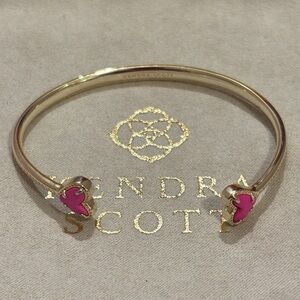 ✨SOLD✨ Kendra Scott Ari Cuff Bracelet Ari Bracelet Magenta Magnesite Gold
